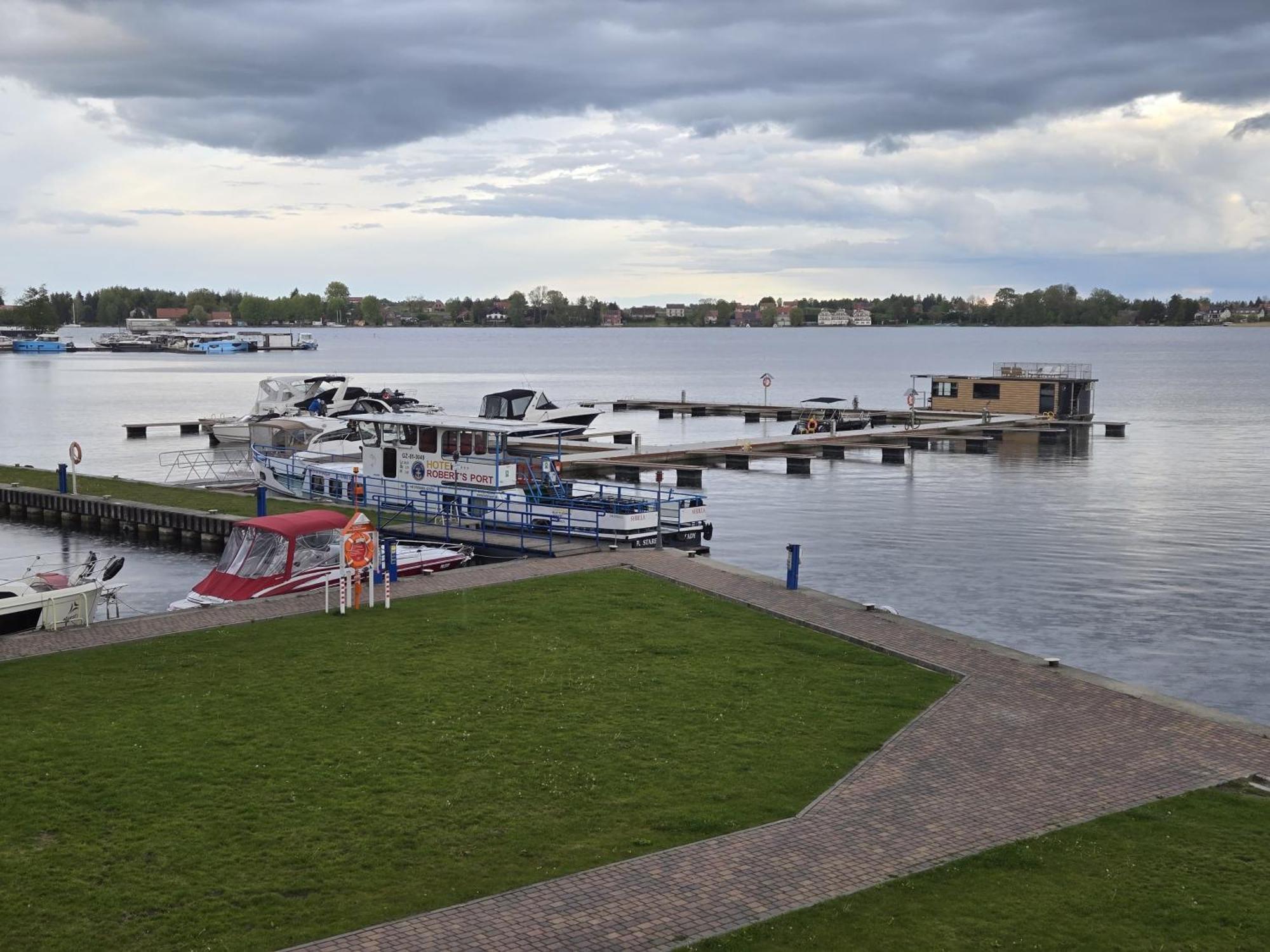 Domek Na Wodzie - Houseboat -Sauna, Taras Na Dachu, Dwie Sypialnie Mikołajki Exterior foto